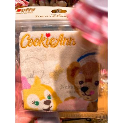 迪士尼樂園達菲新朋友Cookie Ann廚師狗可琦安小方巾-5月初出貨 預購