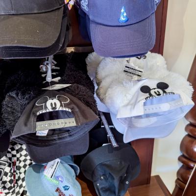 迪士尼樂園米奇刺繡大毛球棒球帽-10月中出貨 預購