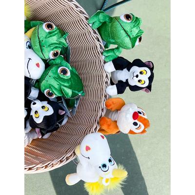 迪士尼樂園趴姿可夾肩上娃娃吊飾-10月中出貨 預購