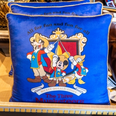 迪士尼樂園米奇三劍客系列雙面抱枕(VIP下標限定請勿自行下單)