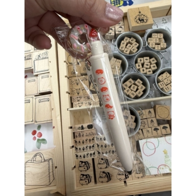 印章收藏展かょのこ附墜飾胖胖原子筆(VIP下標限定請勿自行下單)