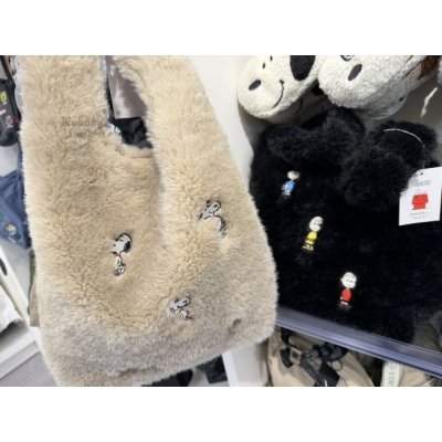 PEANUTS史努比刺繡皮草風手提包(VIP下標限定請勿自行下單)