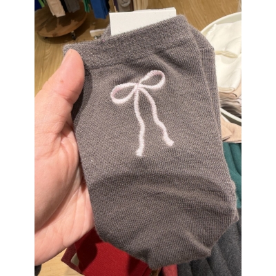 Tabio靴下屋後跟蝴蝶結刺繡短襪(VIP下標限定請勿自行下單)