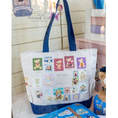 迪士尼樂園達菲20週年紀念剪貼風格肩背包(VIP下標限定請勿自行下單)