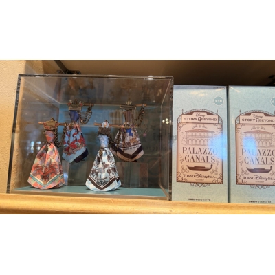 迪士尼樂園嘉年華世界觀系列絲巾吊飾盲盒