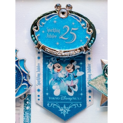 迪士尼樂園海洋25週年自由搭配紀念組合-徽章+緞帶布旗組