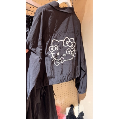 Sanrio house尼龍拉鍊短版外套