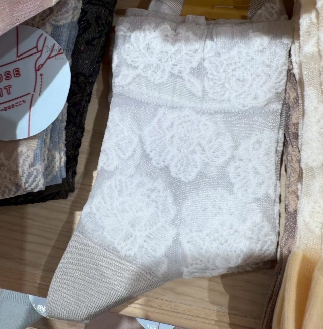 LINE_ALBUM_0920收單10月中出貨（日本製品牌襪區、靴下屋，因容易缺色以現場為主）_250925_5_結果.jpg