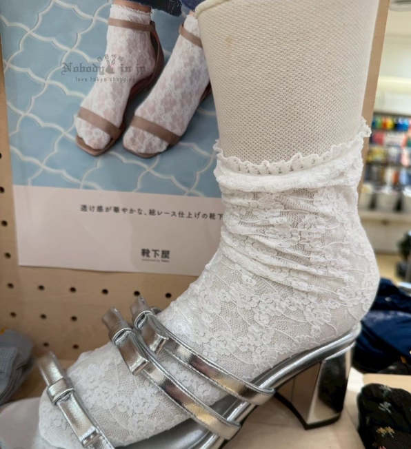 LINE_ALBUM_0920收單10月中出貨（日本製品牌襪區、靴下屋，因容易缺色以現場為主）_250927_2_結果.jpg