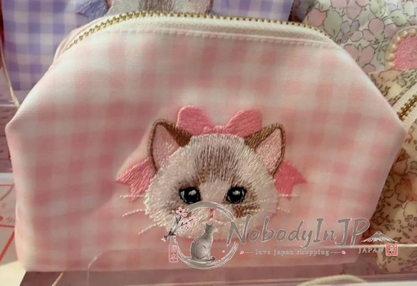 Sanrio伊勢丹期間限定展刺繡防潑水拉錬小物包