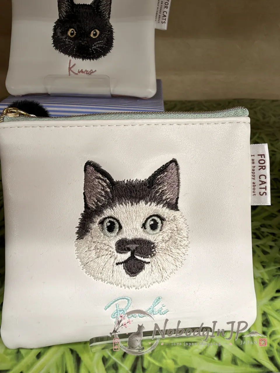 FLOWERING貓系刺繡毛球合皮拉錬袋 特價