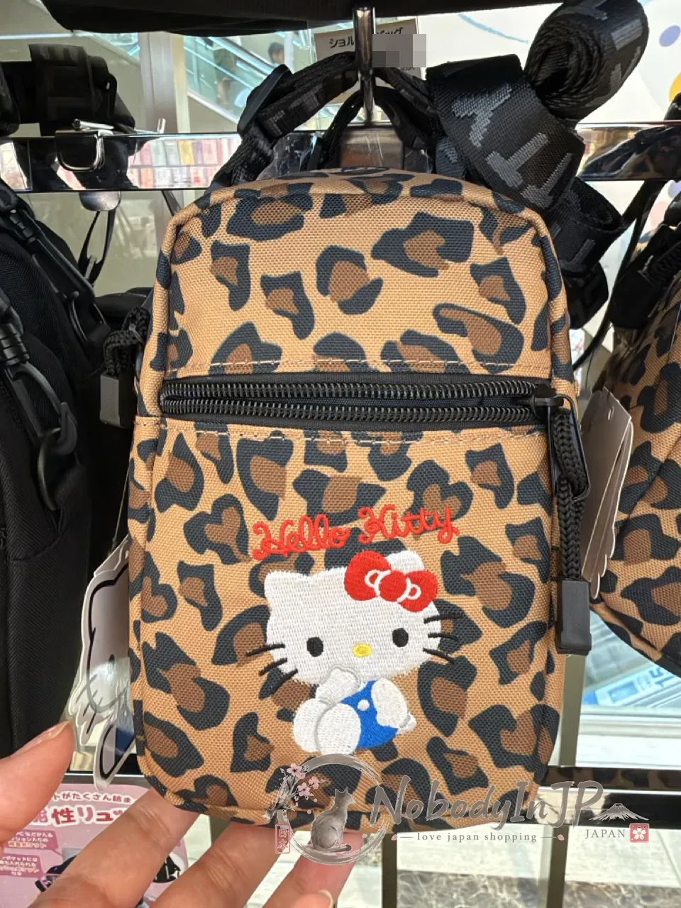 Sanrio直立型刺繡隨身斜背包