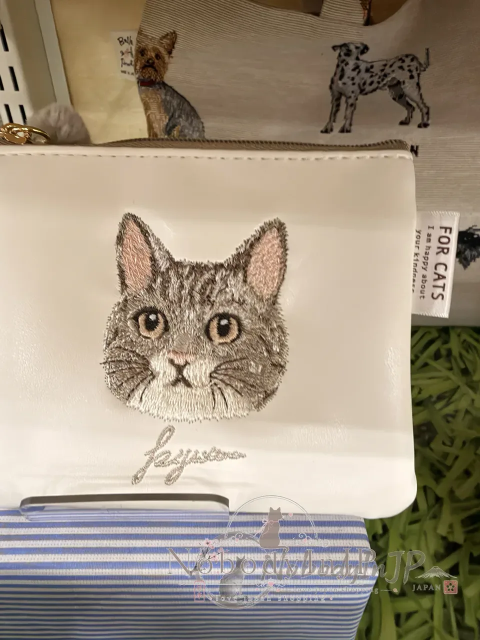 FLOWERING貓系刺繡毛球合皮拉錬袋 特價