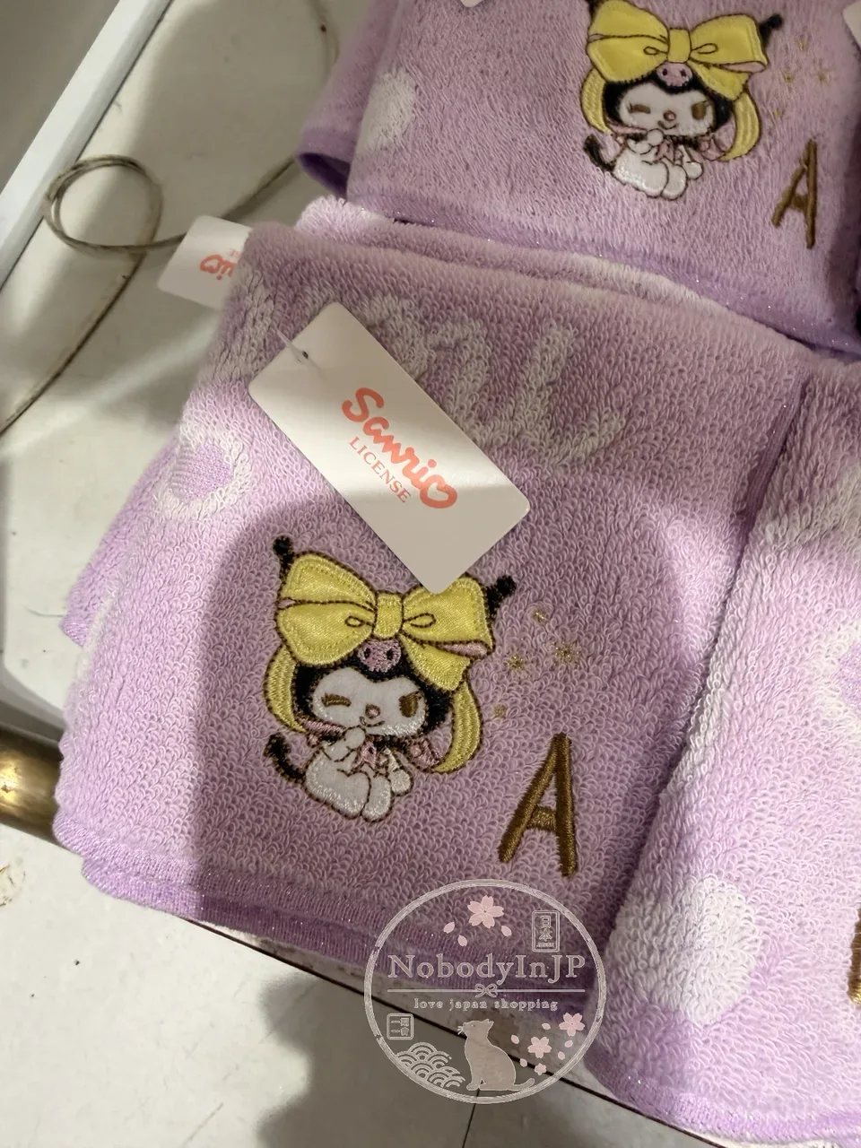 Sanrio伊勢丹期間限定展絲帶與字母刺繡方巾