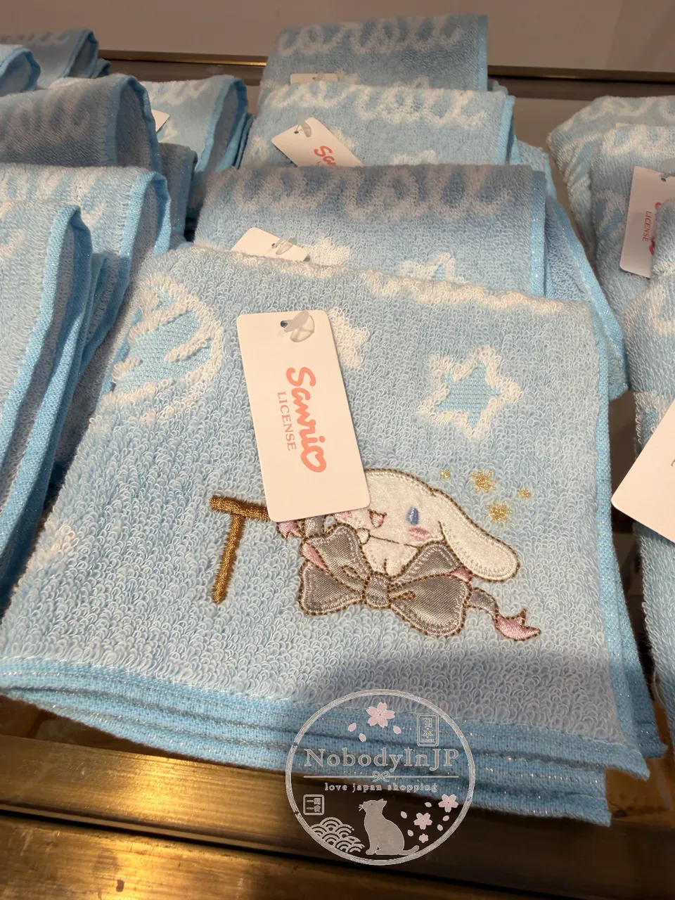 Sanrio伊勢丹期間限定展絲帶與字母刺繡方巾