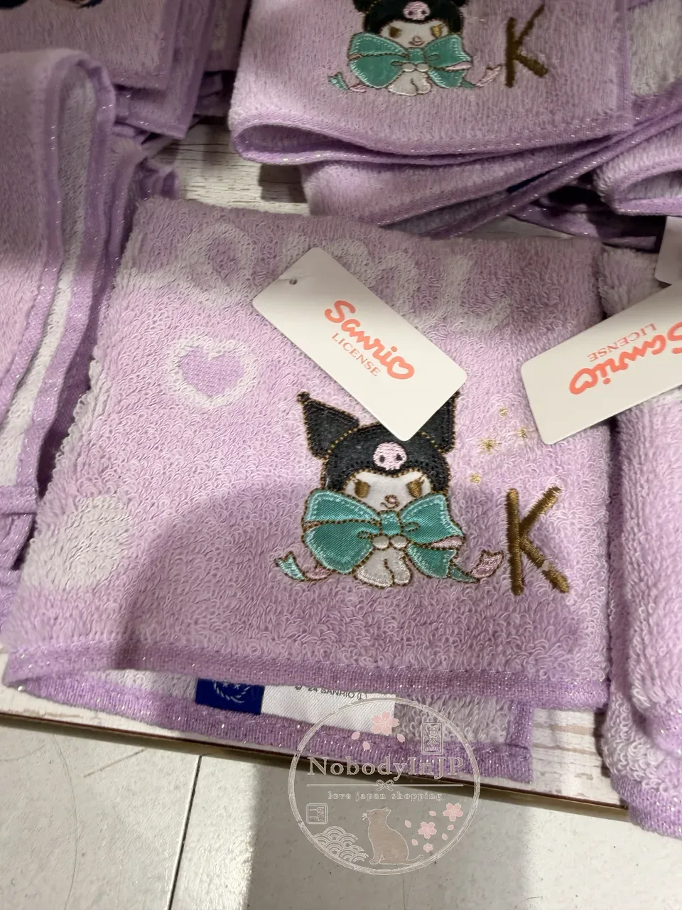 Sanrio伊勢丹期間限定展絲帶與字母刺繡方巾