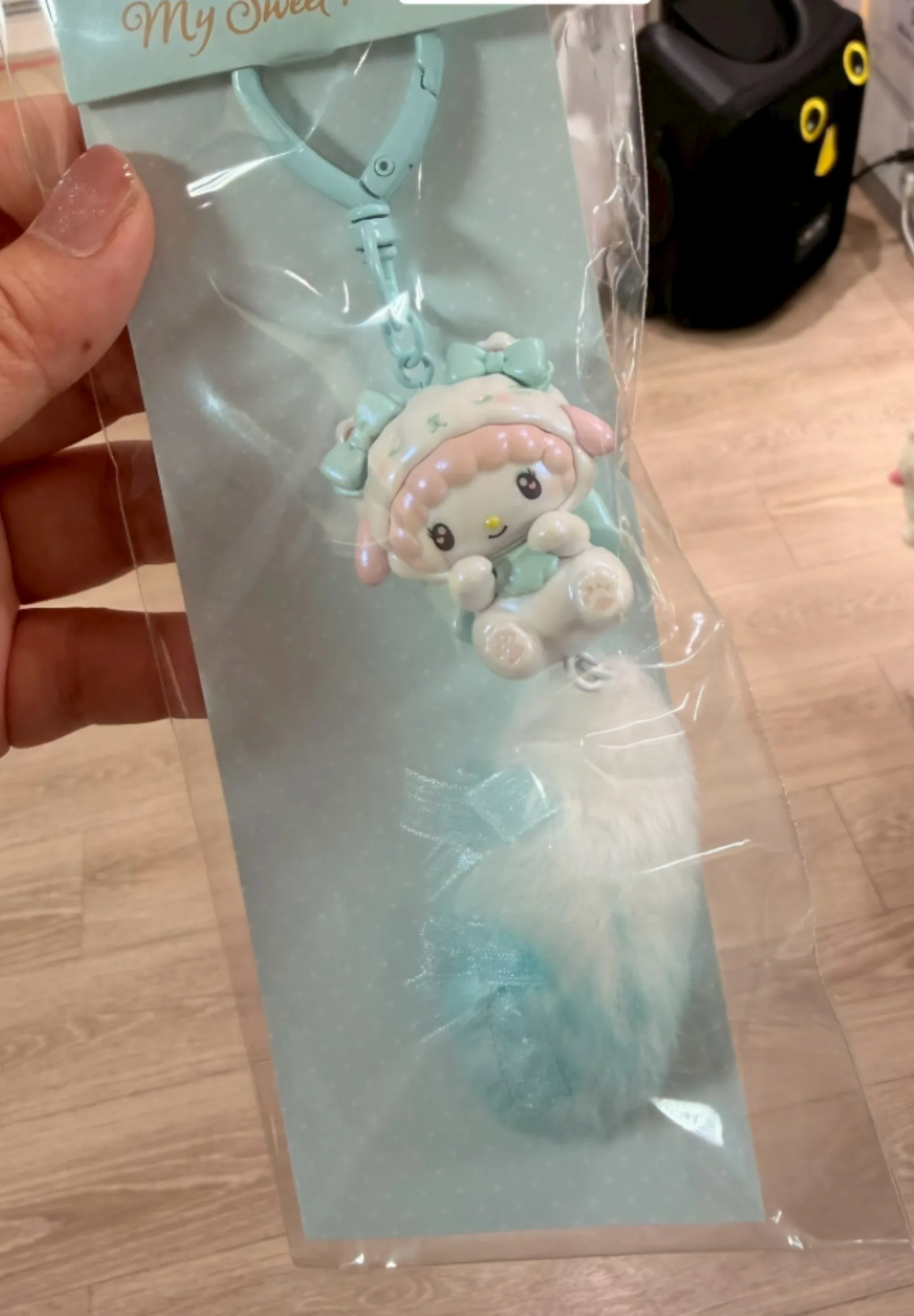 Sanrio白貓毛尾巴吊飾