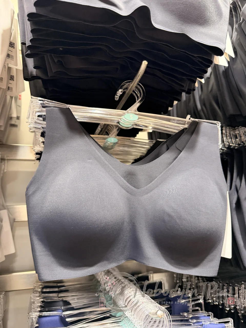 UNIQLO AIRsm系列無鋼圈美型胸罩