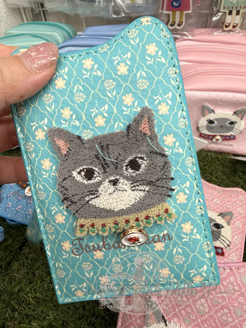 Kusuguru洋裝貓咪合皮刺繡伸縮票卡套 特價 