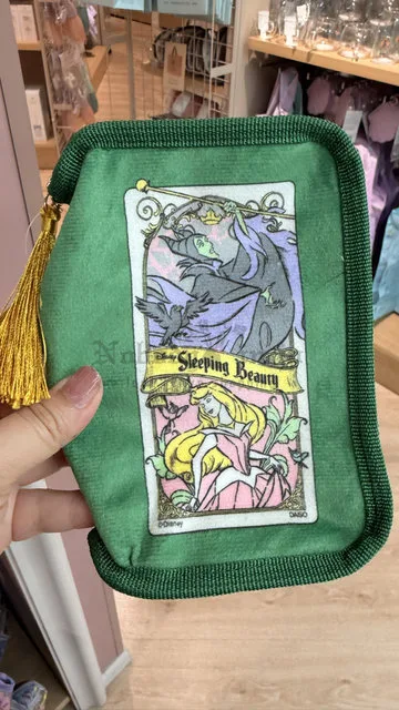 THREEPPY x disney書本造型拉鍊包