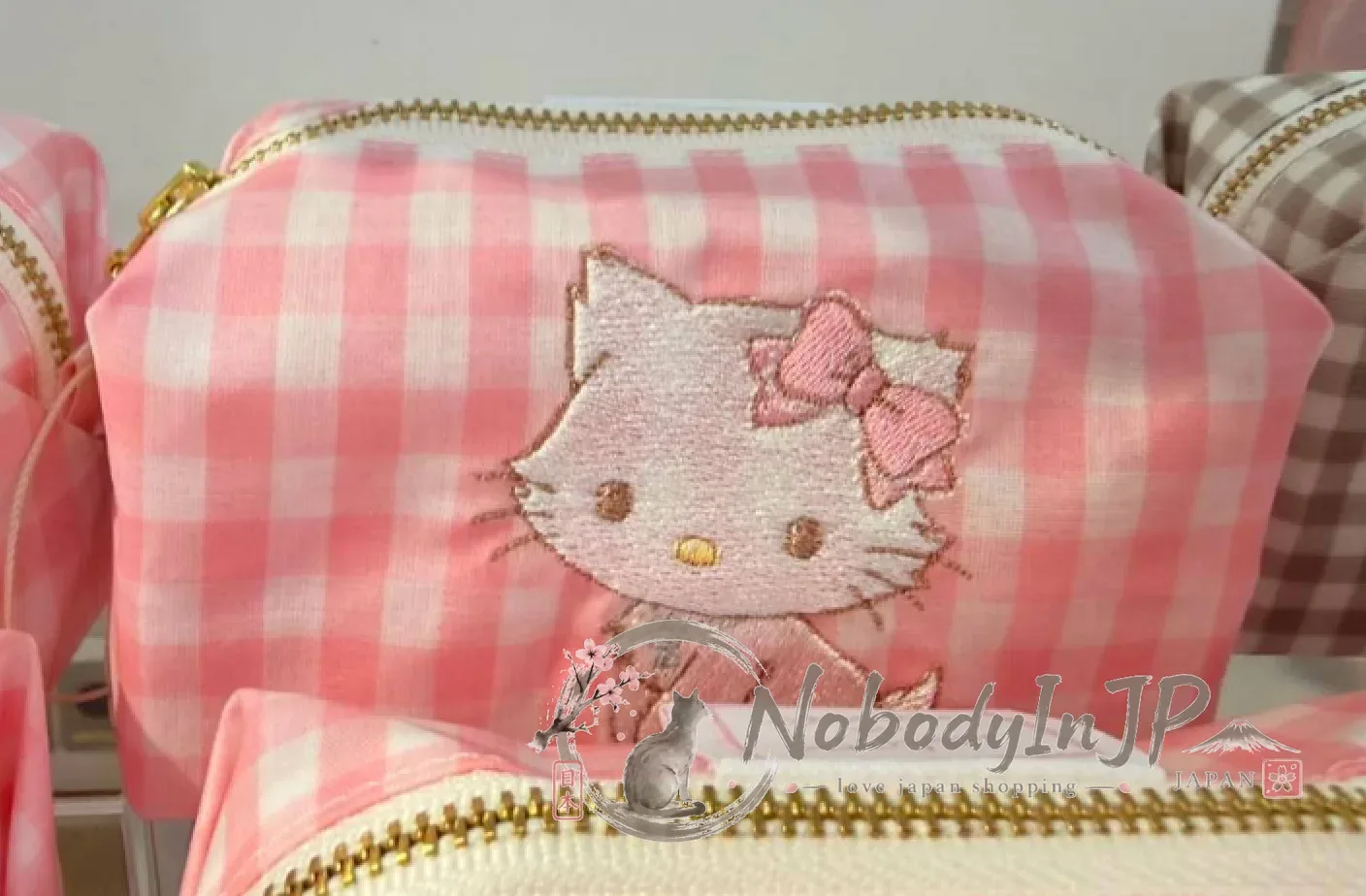 Sanrio伊勢丹期間限定展刺繡防潑水拉錬小物包