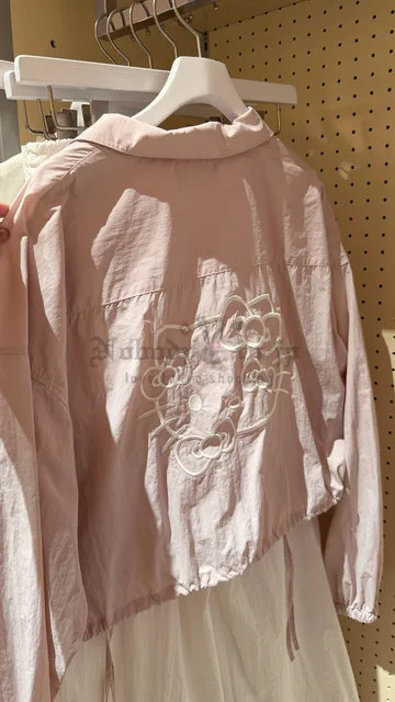 Sanrio house尼龍拉鍊短版外套