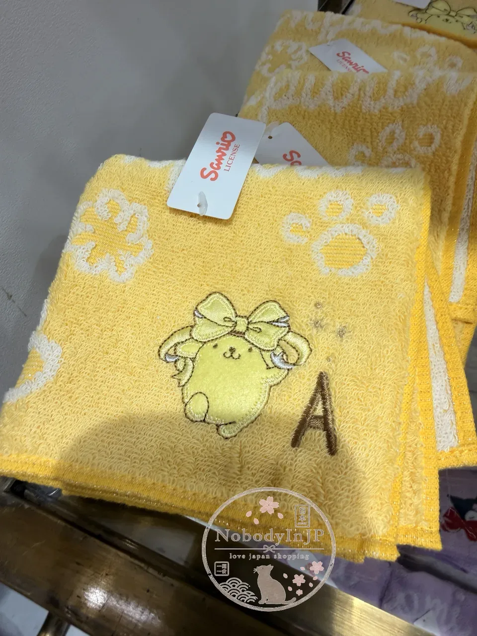 Sanrio伊勢丹期間限定展絲帶與字母刺繡方巾
