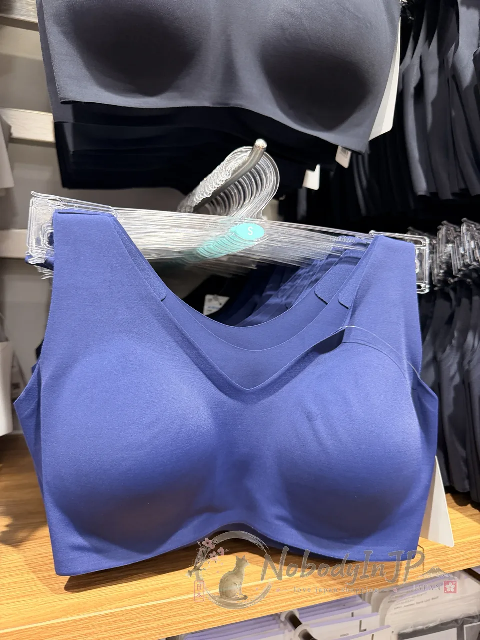 UNIQLO AIRsm系列無鋼圈美型胸罩