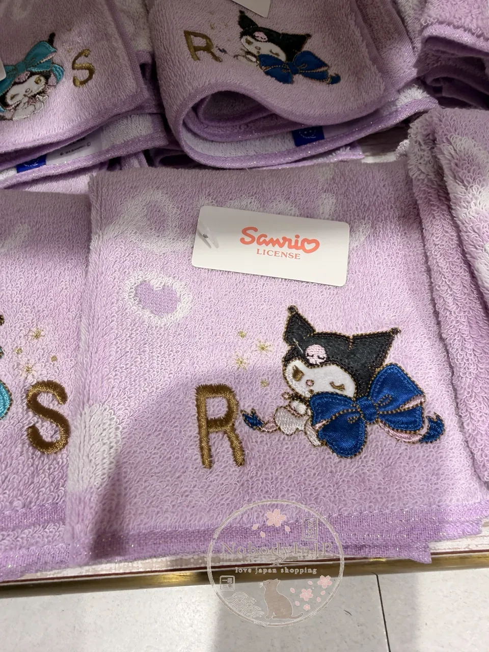 Sanrio伊勢丹期間限定展絲帶與字母刺繡方巾