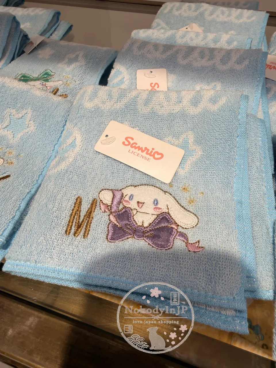 Sanrio伊勢丹期間限定展絲帶與字母刺繡方巾